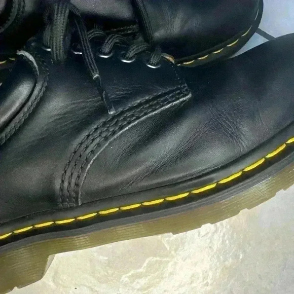 Doc Dr. Martens Crazy Horse Black Leather M8/W9 - Picture 6 of 16